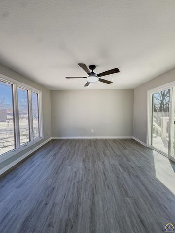 1701 Evergreen, Leavenworth, KS 66048