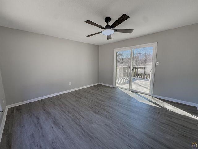 1701 Evergreen, Leavenworth, KS 66048