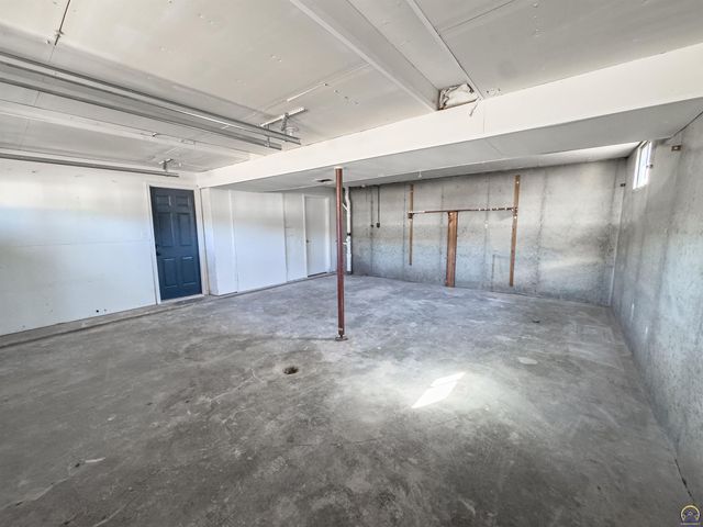 1701 Evergreen, Leavenworth, KS 66048