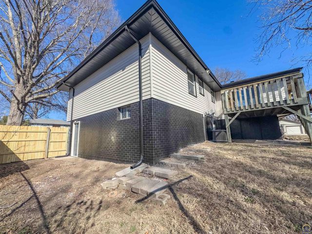 1701 Evergreen, Leavenworth, KS 66048