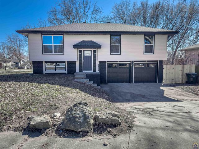 1701 Evergreen, Leavenworth, KS 66048