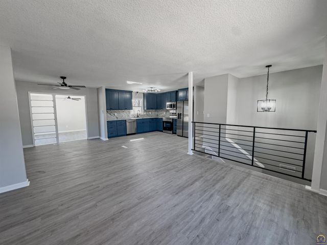 1701 Evergreen, Leavenworth, KS 66048