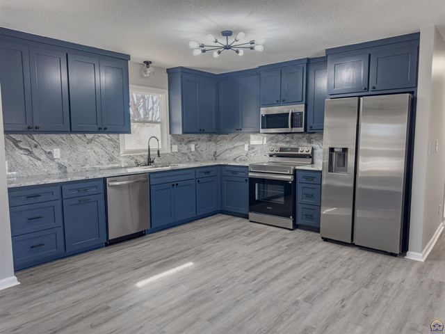 1701 Evergreen, Leavenworth, KS 66048