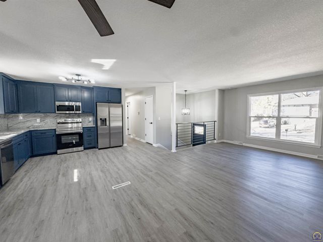 1701 Evergreen, Leavenworth, KS 66048