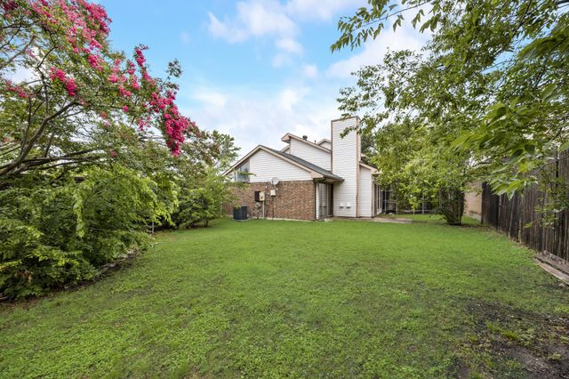2100 Stradivarius Lane, Carrollton, TX 75007
