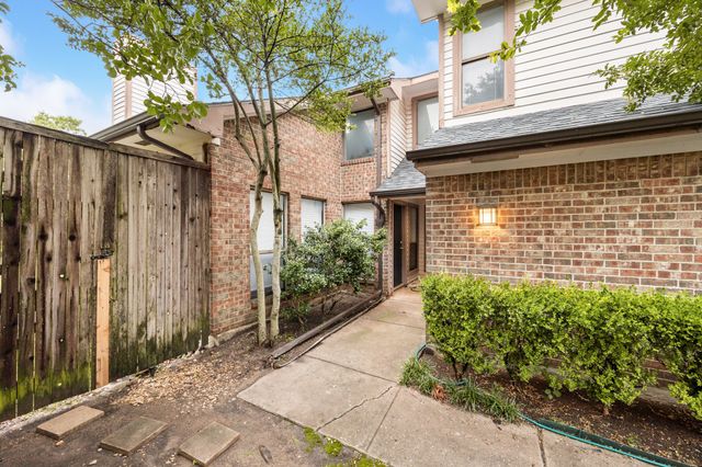 2100 Stradivarius Lane, Carrollton, TX 75007