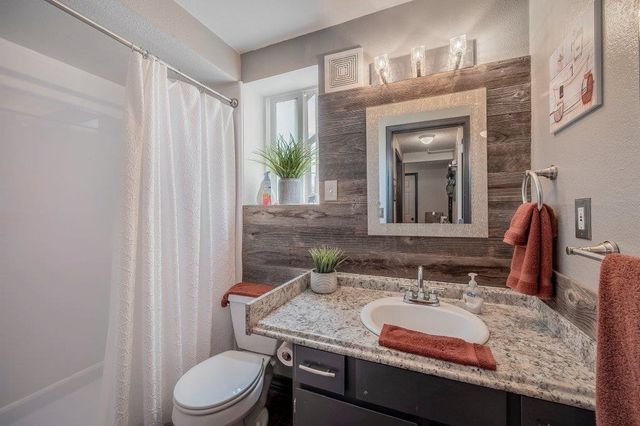 6821 N Hamilton St, Spokane, WA 99208