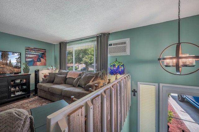 6821 N Hamilton St, Spokane, WA 99208