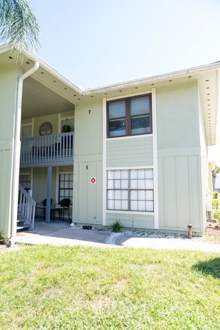 7 Clipper Ct, St Augustine, FL 32080