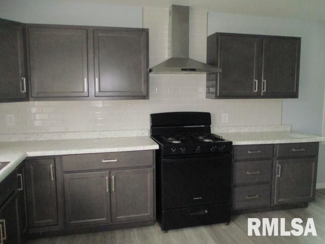 3128 W HUMBOLDT Street, Peoria, IL 61605