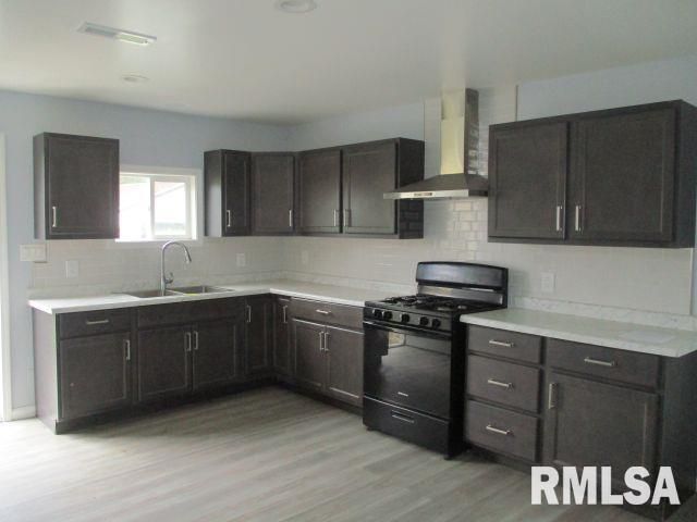 3128 W HUMBOLDT Street, Peoria, IL 61605