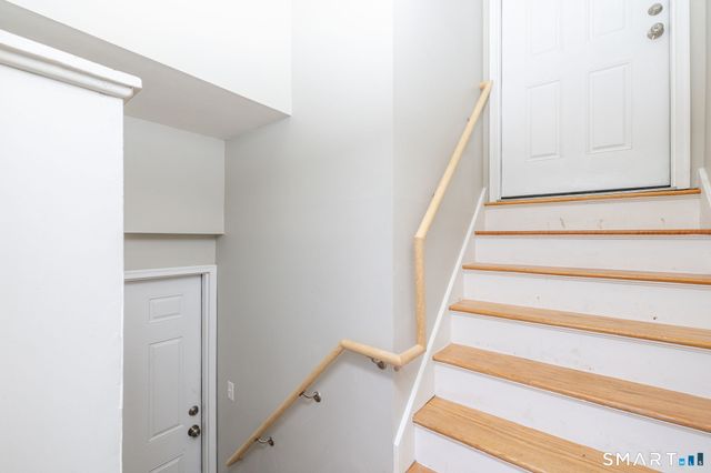 14 Bridgeport Avenue, Bristol, CT 06010