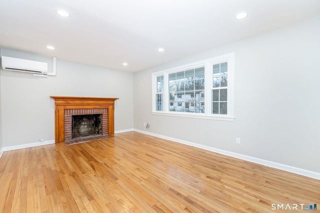 14 Bridgeport Avenue, Bristol, CT 06010