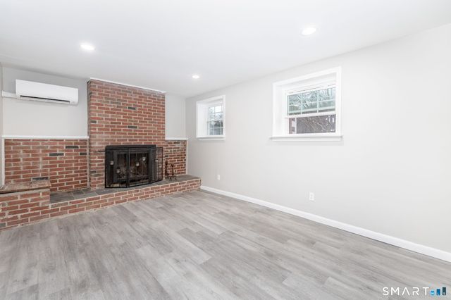 14 Bridgeport Avenue, Bristol, CT 06010