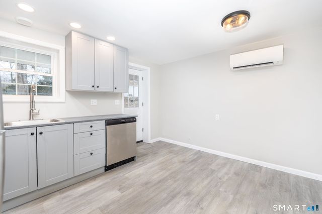 14 Bridgeport Avenue, Bristol, CT 06010