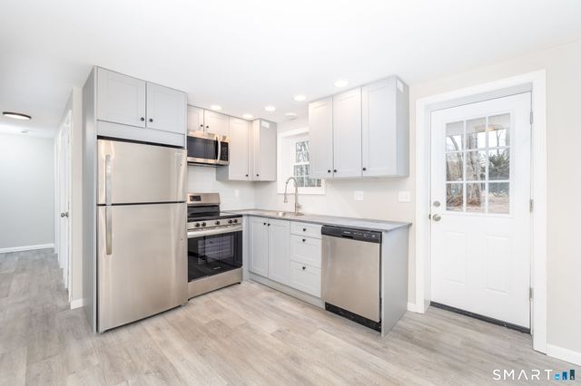 14 Bridgeport Avenue, Bristol, CT 06010