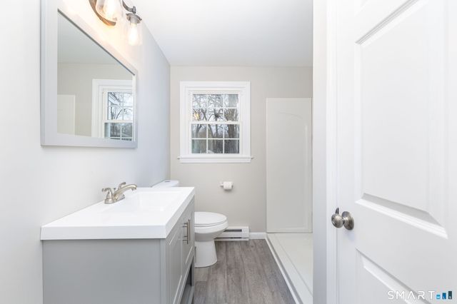 14 Bridgeport Avenue, Bristol, CT 06010