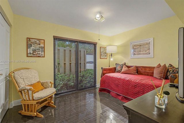 6671 SW 70th Terrace 20, South Miami, FL 33143