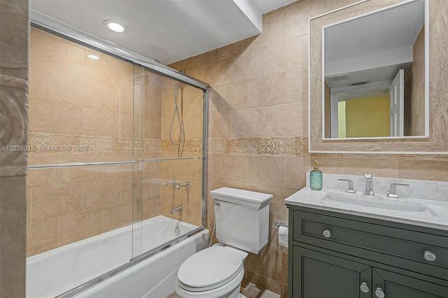 6671 SW 70th Terrace 20, South Miami, FL 33143