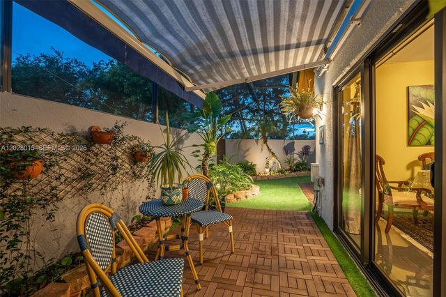 6671 SW 70th Terrace 20, South Miami, FL 33143