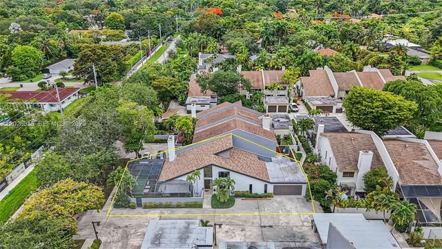 6671 SW 70th Terrace 20, South Miami, FL 33143
