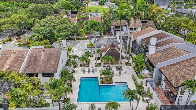 6671 SW 70th Terrace 20, South Miami, FL 33143