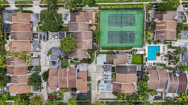 6671 SW 70th Terrace 20, South Miami, FL 33143
