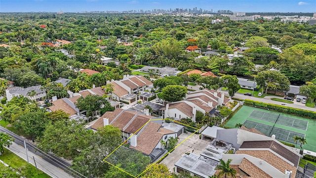 6671 SW 70th Terrace 20, South Miami, FL 33143