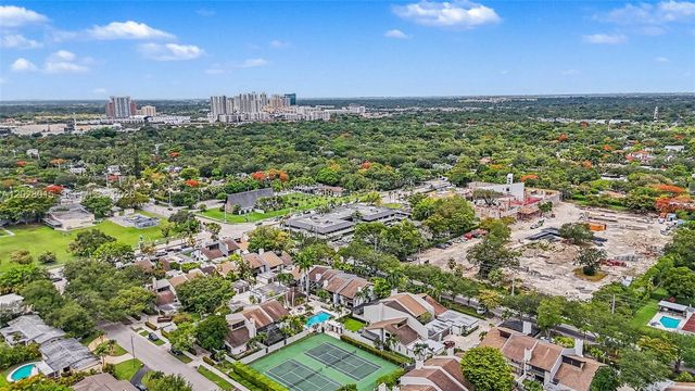6671 SW 70th Terrace 20, South Miami, FL 33143