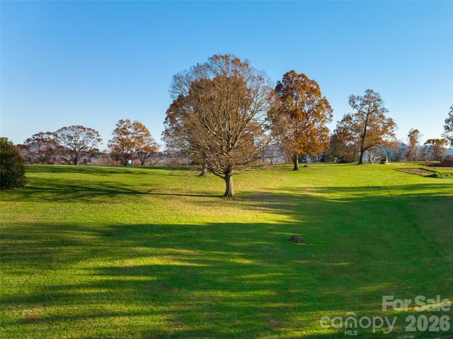 207 Soapstone Trail 70, Mills River, NC 28759