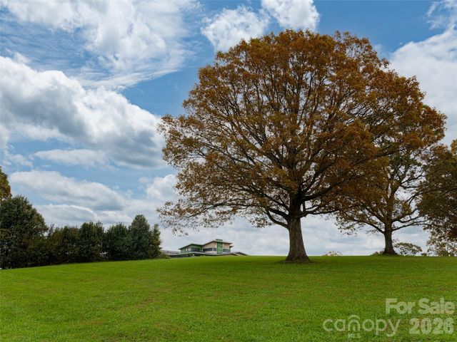 207 Soapstone Trail 70, Mills River, NC 28759