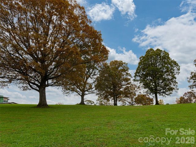 207 Soapstone Trail 70, Mills River, NC 28759