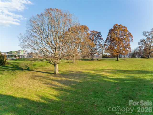 207 Soapstone Trail 70, Mills River, NC 28759