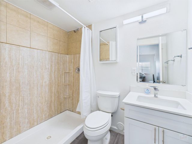 911 W 22nd ST 206, Austin, TX 78705