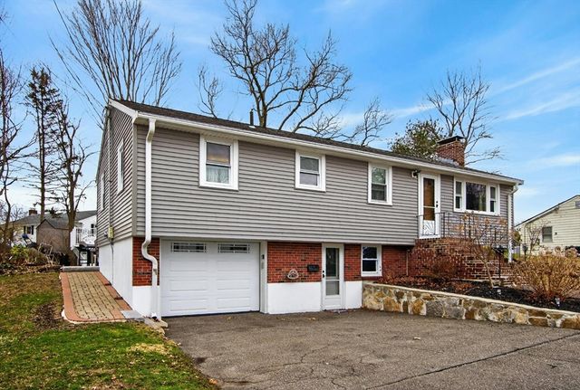 24 Oak Ridge Circle, Lynn, MA 01904