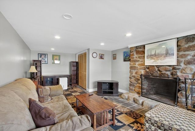 24 Oak Ridge Circle, Lynn, MA 01904