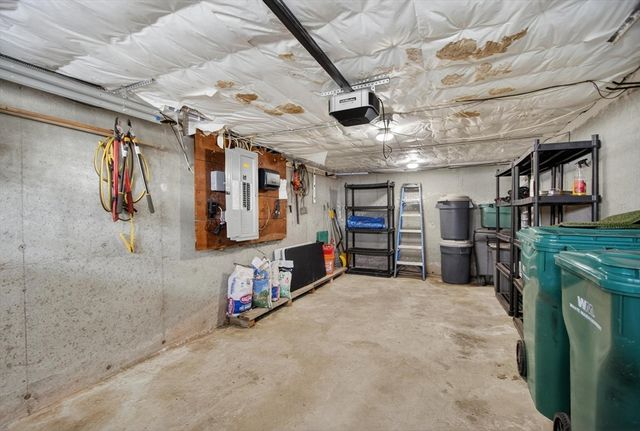 24 Oak Ridge Circle, Lynn, MA 01904