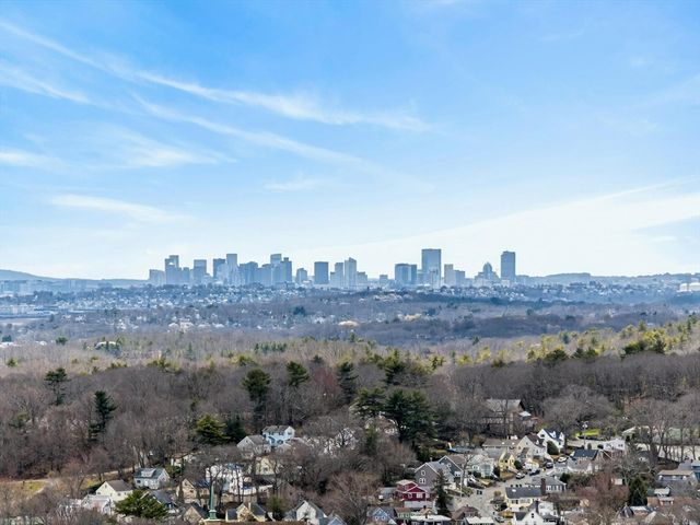 24 Oak Ridge Circle, Lynn, MA 01904