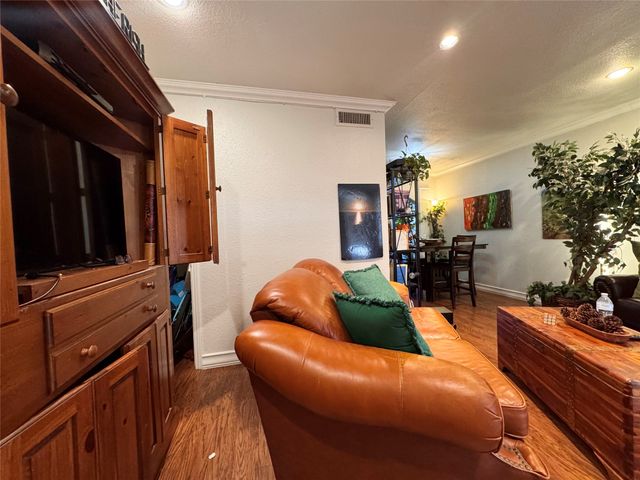 3007 Valley Meadow Drive 3005, Dallas, TX 75220