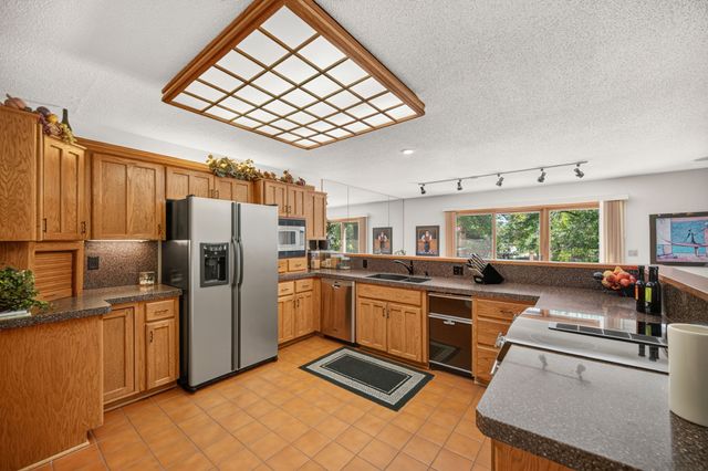 664 58th Street 3, West Des Moines, IA 50266