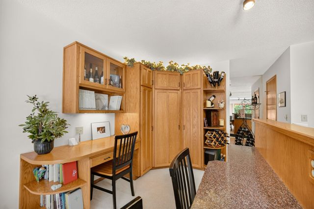 664 58th Street 3, West Des Moines, IA 50266