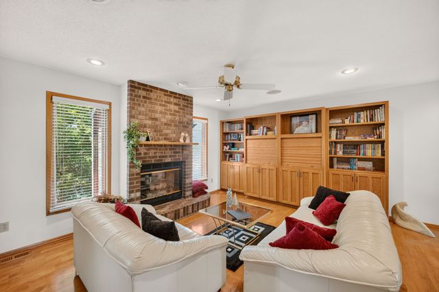664 58th Street 3, West Des Moines, IA 50266