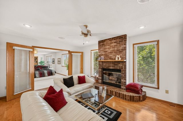 664 58th Street 3, West Des Moines, IA 50266
