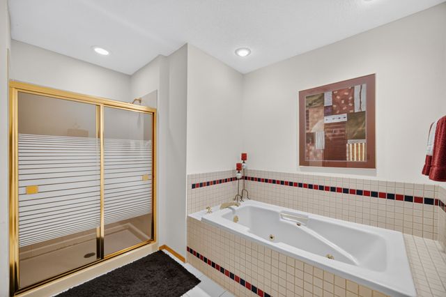 664 58th Street 3, West Des Moines, IA 50266