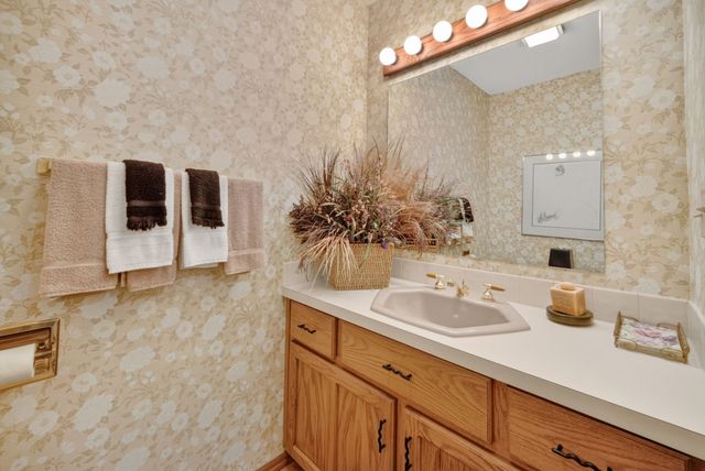 664 58th Street 3, West Des Moines, IA 50266