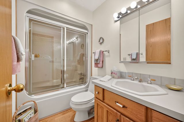 664 58th Street 3, West Des Moines, IA 50266