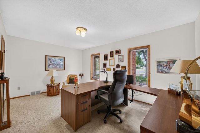 664 58th Street 3, West Des Moines, IA 50266