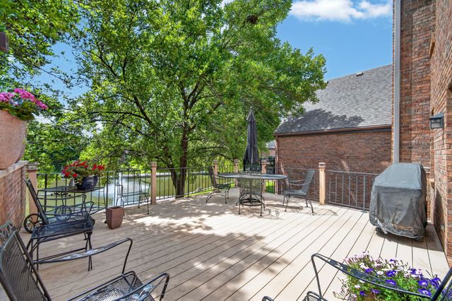 664 58th Street 3, West Des Moines, IA 50266