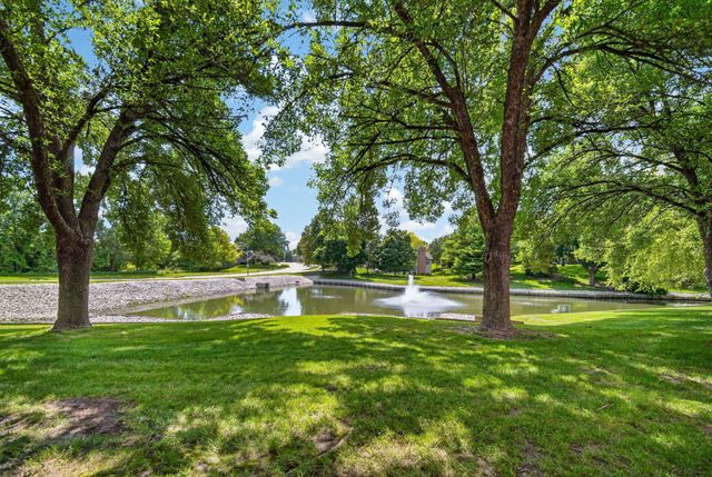 664 58th Street 3, West Des Moines, IA 50266