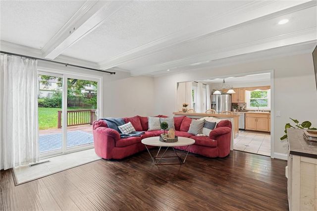 12903 W 77th Terrace, Lenexa, KS 66216